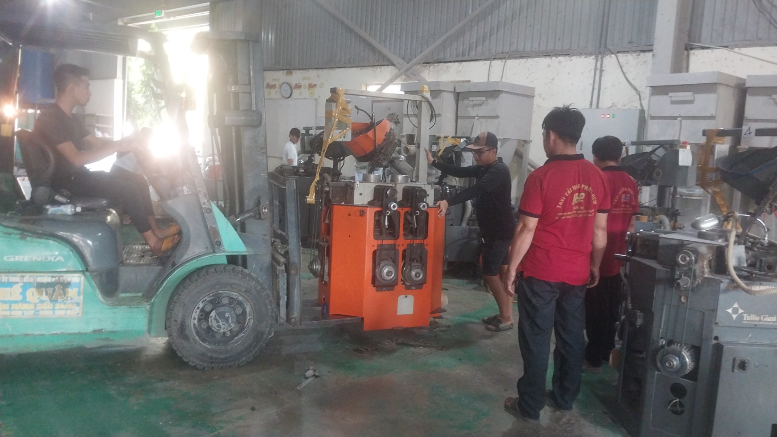 vận chuyển máy móc công nghiệp